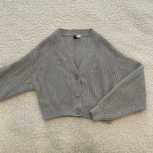 H&M Light Gray Cropped Cardigan